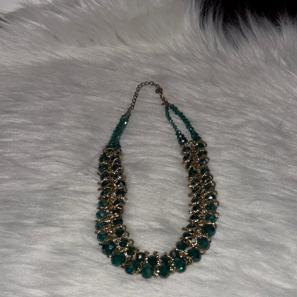 Elegant Green and Gold Necklace